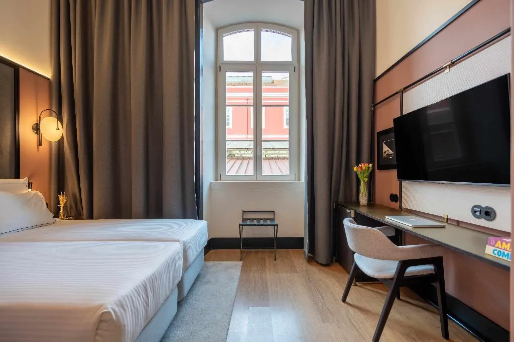 TWIN CLASSIC Room, The Editory Riverside Santa Apolonia Hotel, Lisbon