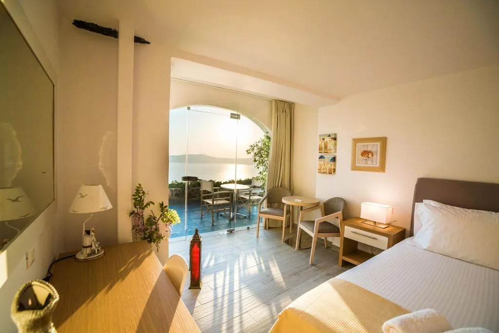 Room, Kratiras View Luxury Suites, Santorini