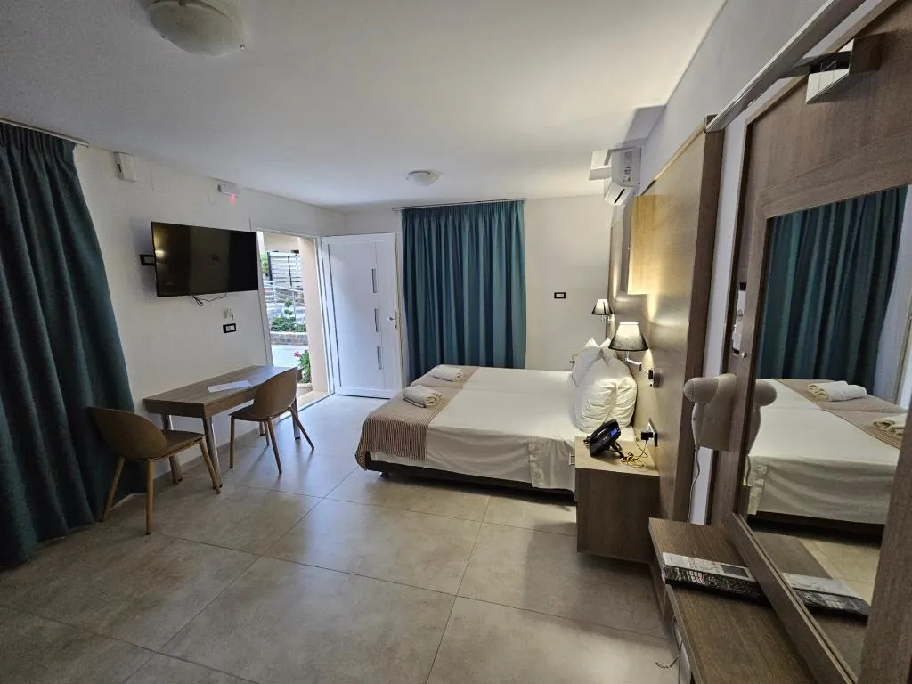 STUDIO CAPACITY 2 Room, Elounda Sunrise Apartments, Crete