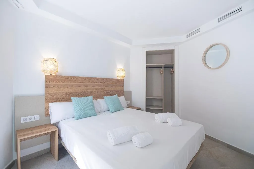 APARTMENT THREE BEDROOMS Room, MarSenses Ferrera Blanca Family Hotel, Majorca