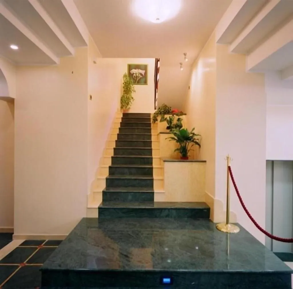 Lobby, Paradiso Delle Madonie, Palermo