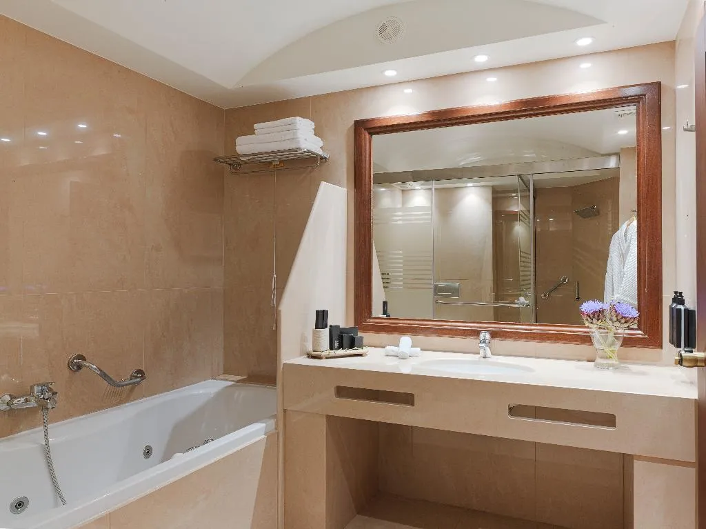 DOUBLE DELUXE POOL VIEW Room, Seafos Luxury Resort & Spa, Kalamata