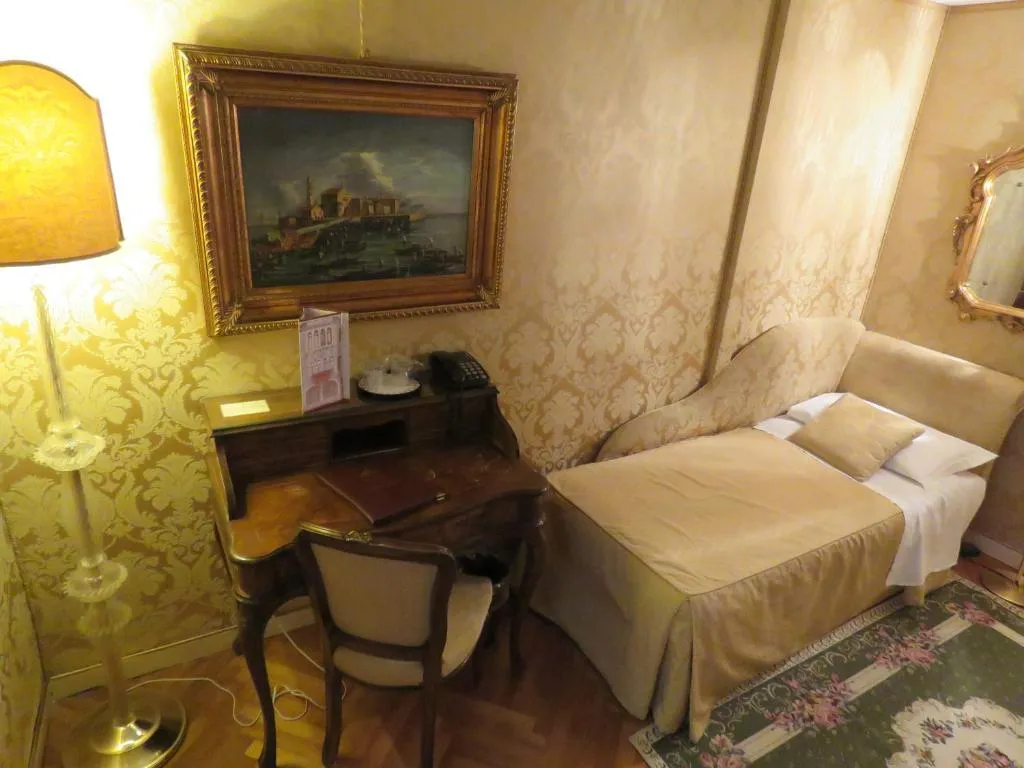 TRIPLE DELUXE Room, Antico Doge - a Member of Elizabeth Hotel, Venice