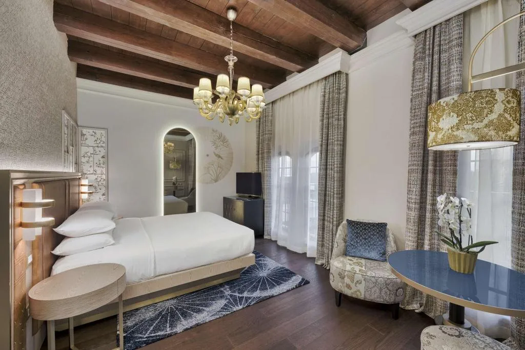 Room, Hilton Molino Stucky Venice, Venice