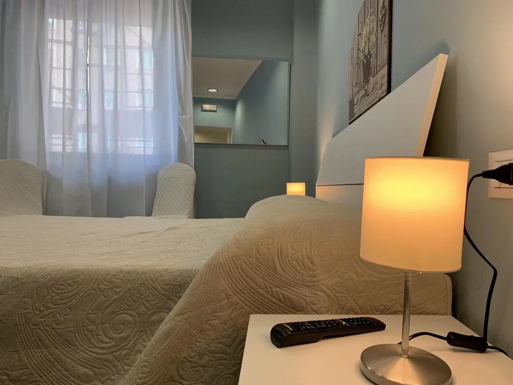 Room, Piazza Istria - Gh B&B, Rome