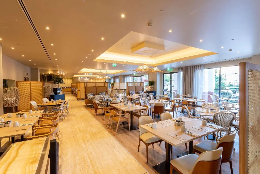 Restaurant, Hilton Vilamoura As Cascatas Golf Resort & Spa, Algarve
