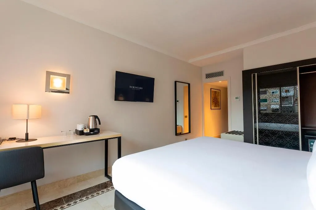 Double or Twin STANDARD Room, Eurostars Cristal Palace, Barcelona