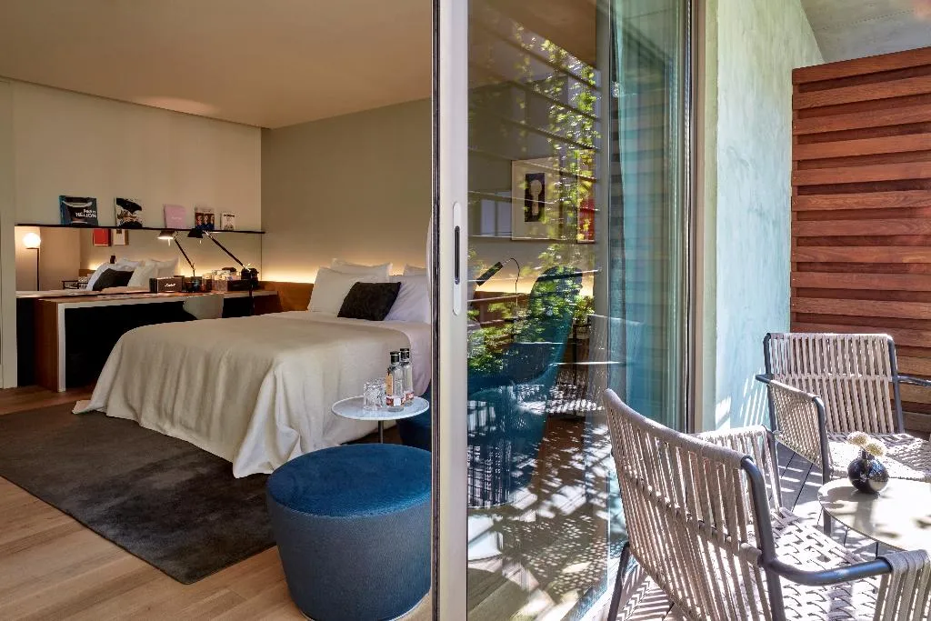 DOUBLE STANDARD Room, Sir Victor Hotel part of Sircle Collection, Barcelona