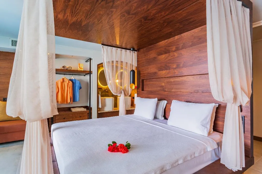 SUITE WITH JACUZZI Room, Orka Sunlife Resort & Spa, Dalaman