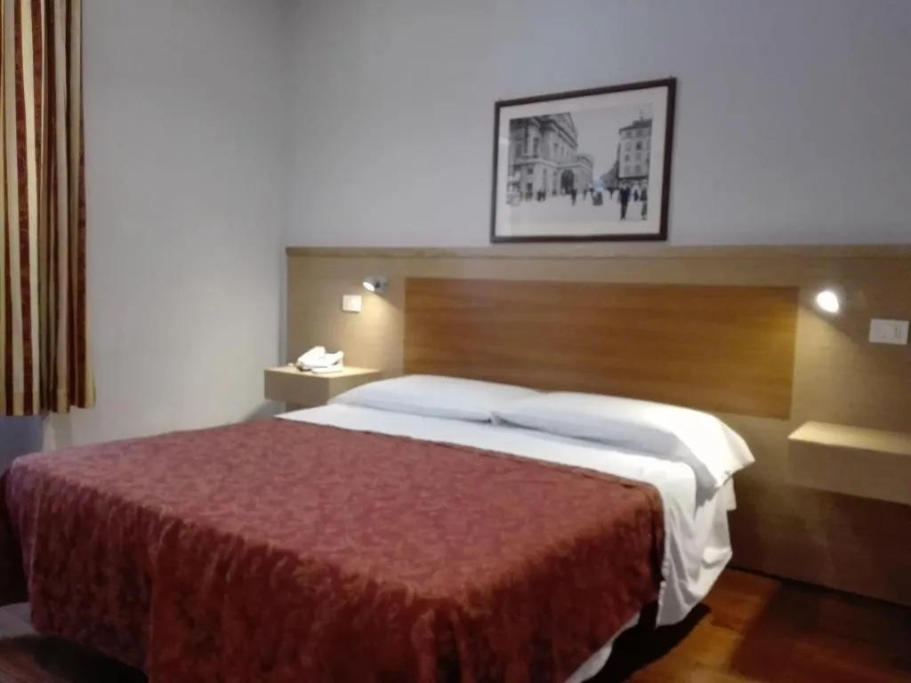 Room, Hotel Dover, Milan