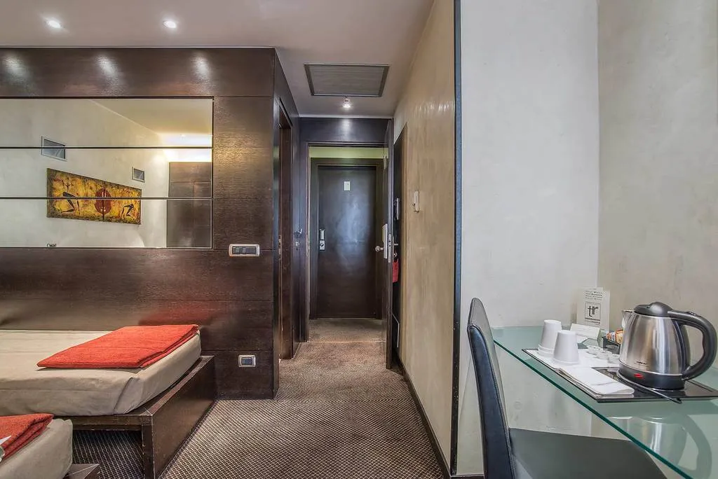 Double or Twin SUPERIOR Room, Accademia, Rome