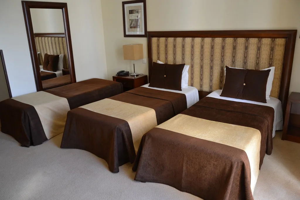TRIPLE STANDARD Room, Veneza Hotel, Porto