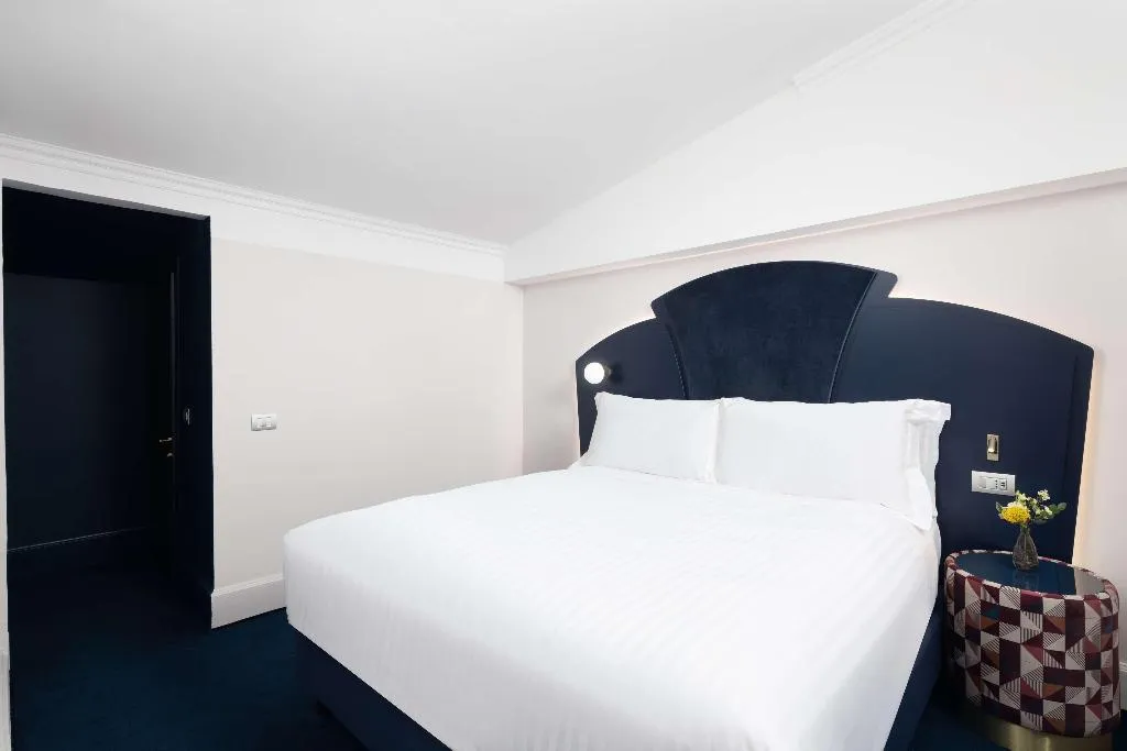 SUITE CLASSIC Room, Anglo American Hotel Florence, Curio Collection, Florence