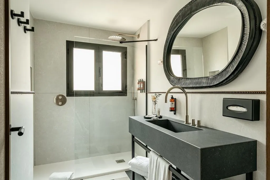 Double or Twin DELUXE Room, Vincci Soho, Madrid