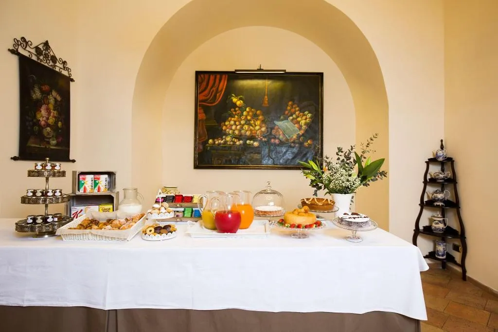 Restaurant, Palazzo Alabardieri, Naples