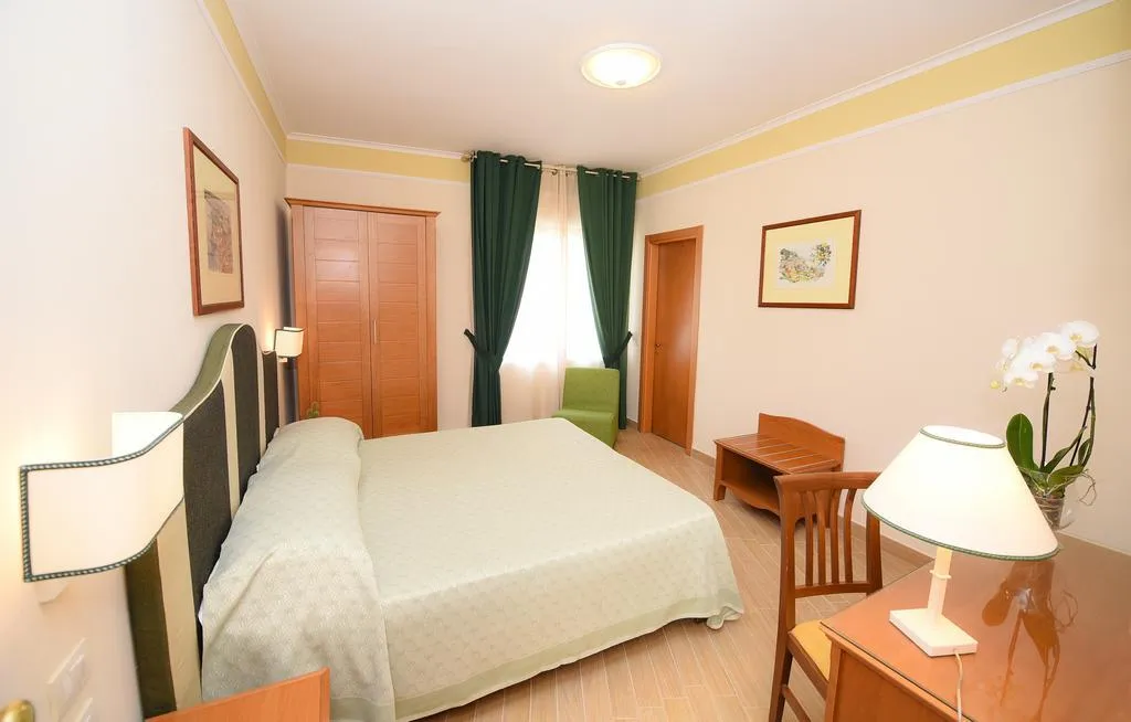 DOUBLE STANDARD Room, Tourist, Naples