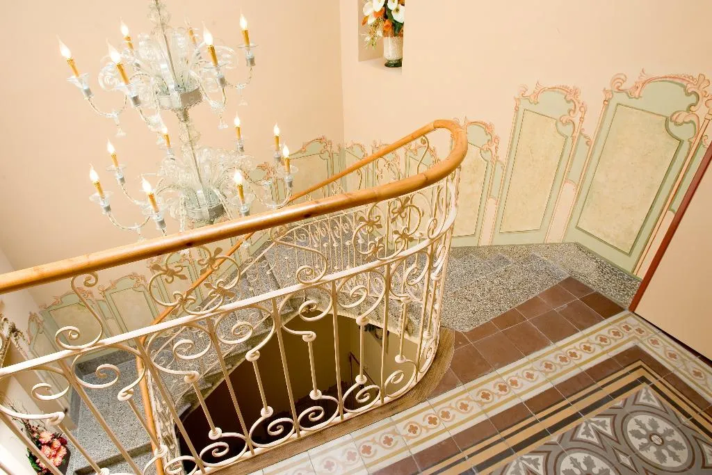 Lobby, La Vila, Majorca