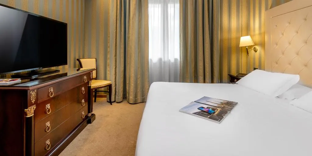 FAMILY ROOM CAPACITY 4 Room, Best Western Cavalieri della Corona, Milan