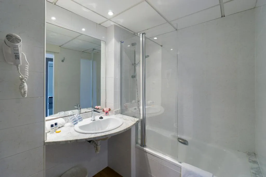 Double or Twin POOL VIEW Room, Medplaya Santa Monica, Costa Brava