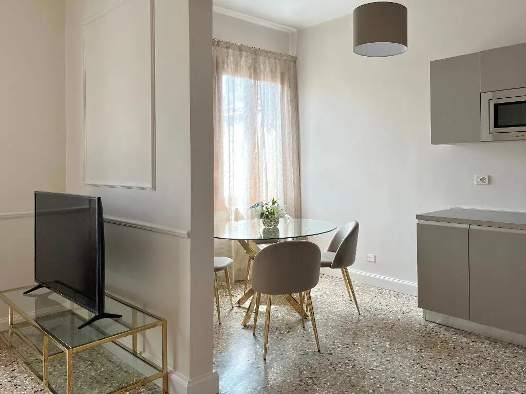 APARTMENT DELUXE CANAL VIEW Room, San Vio Palace Luxury Apartments, Venice