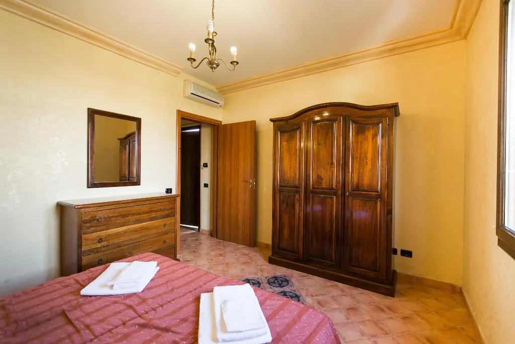 APARTMENT CAPACITY 3 Room, Triscinamare Hotel Residence, Palermo