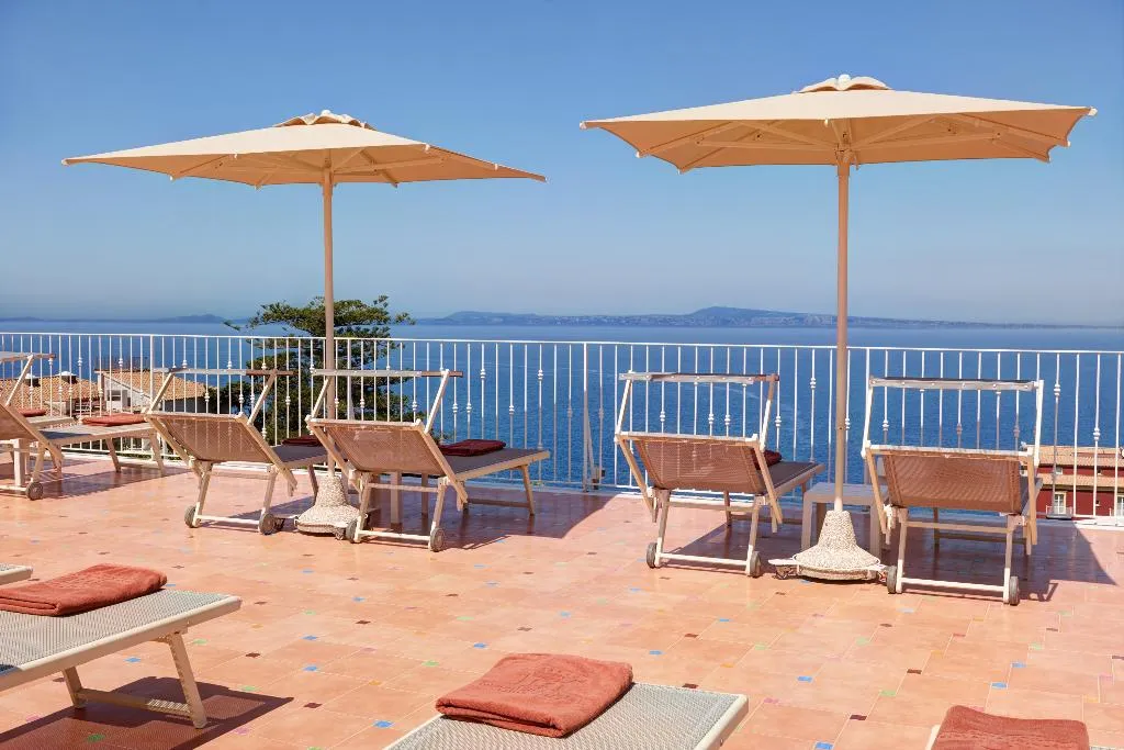 Terrace, Grand Hotel De La Ville, Naples
