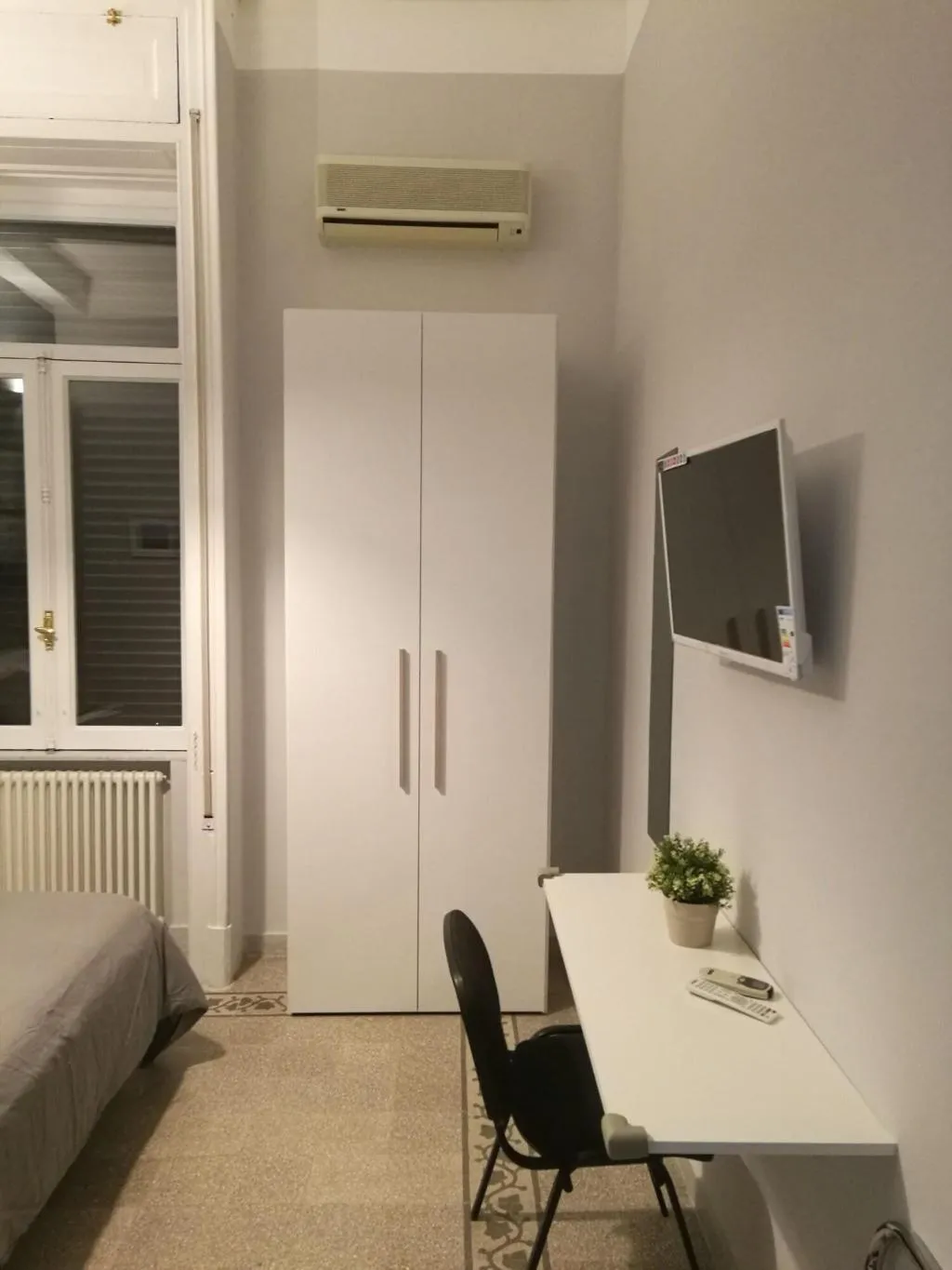 Room, B&B Marange, Naples