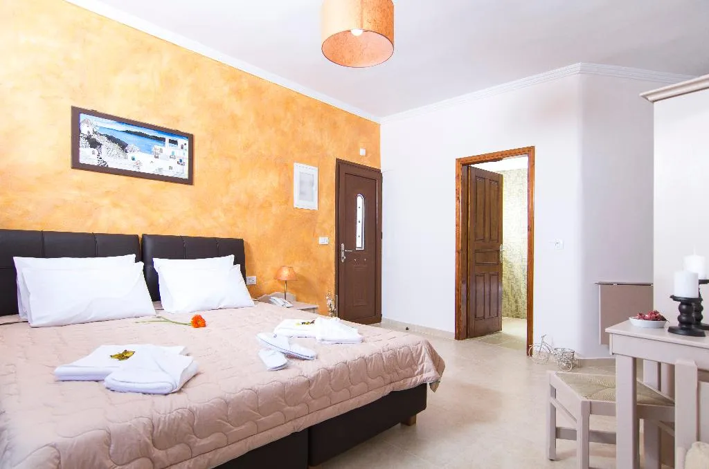 Room, Smaragdi Hotel, Santorini