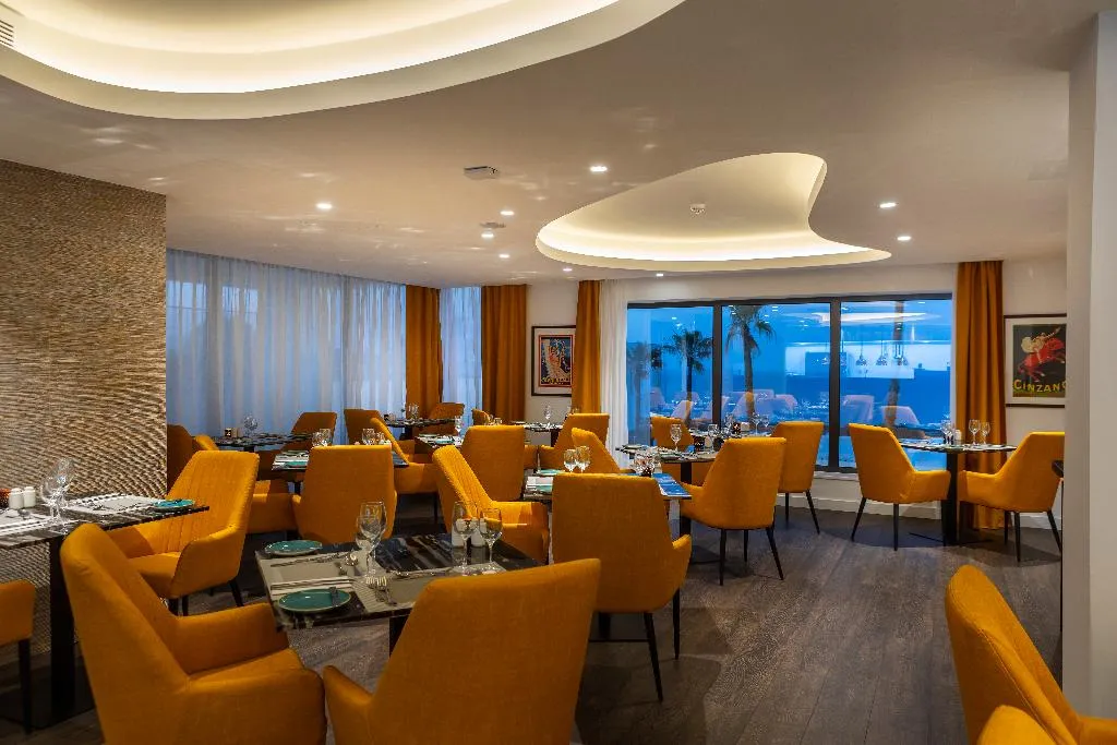 Restaurant, Leonardo Crystal Cove Hotel and Spa by the Sea, Cyprus