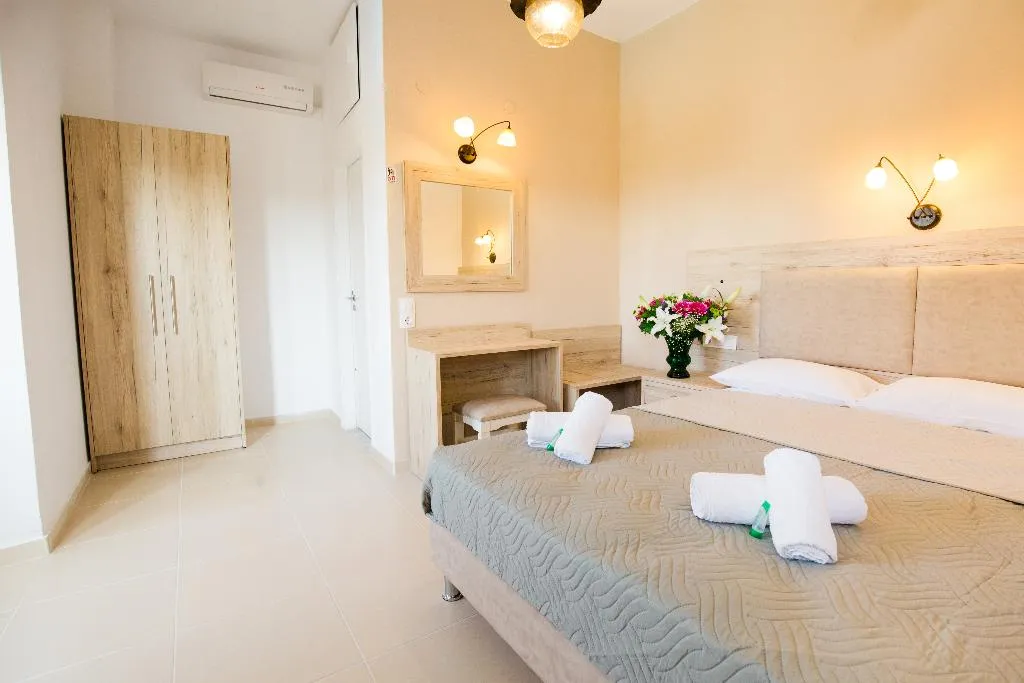 STUDIO SUPERIOR POOL VIEW Room, Mastorakis Studios, Crete