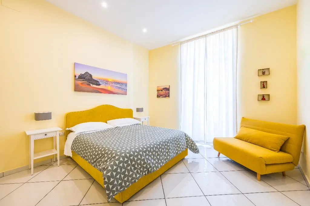 TRIPLE CLASSIC Room, La Casa Di Bruno, Naples
