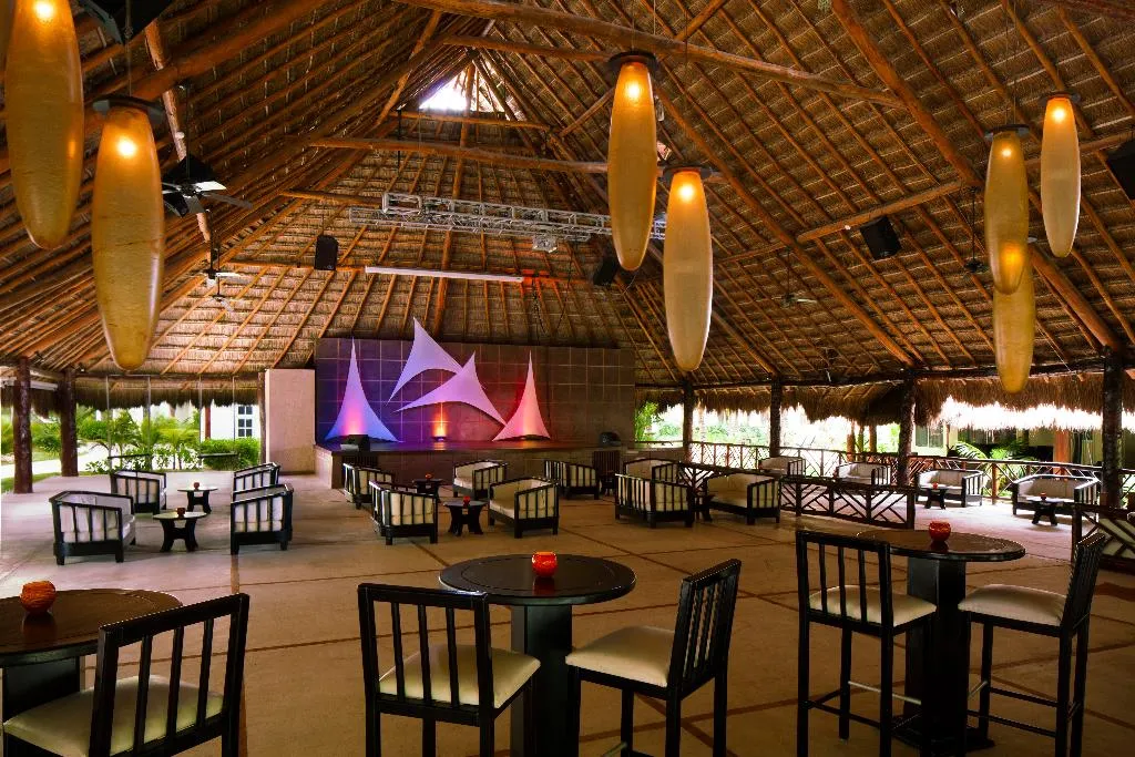 Bar, El Dorado Casitas Royale Spa Resorts All Inclusive, Cancun Area