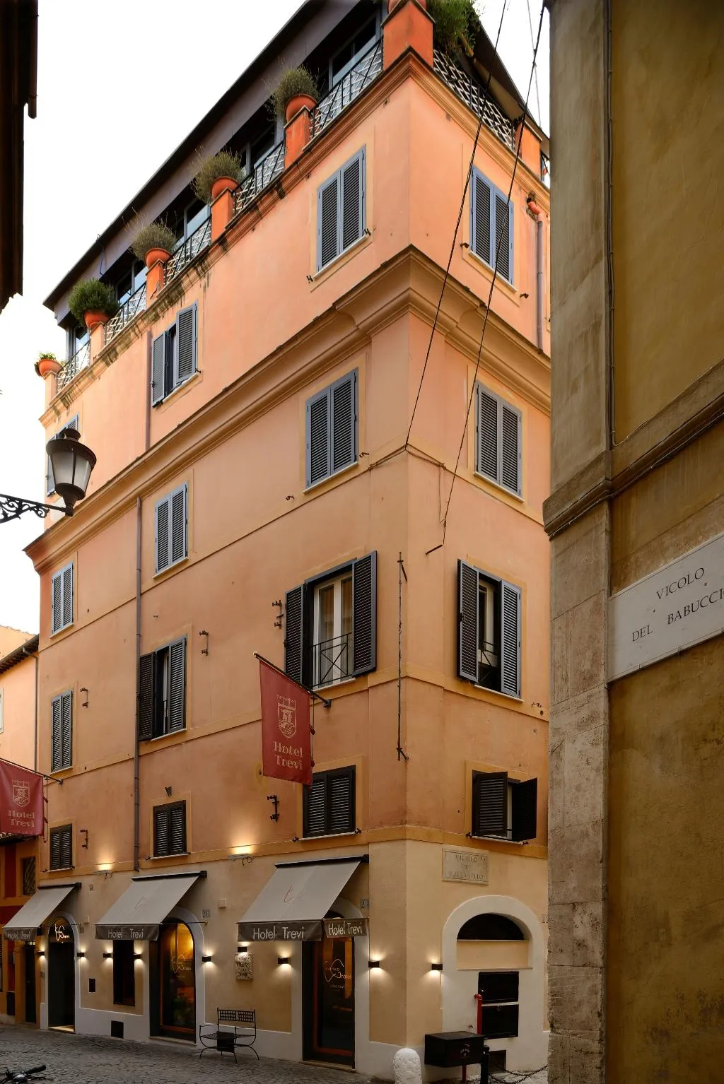 General view, Trevi, Rome