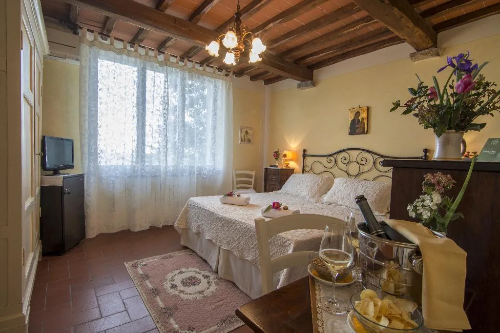 Room, Colle Etrusco Salivolpi, Florence