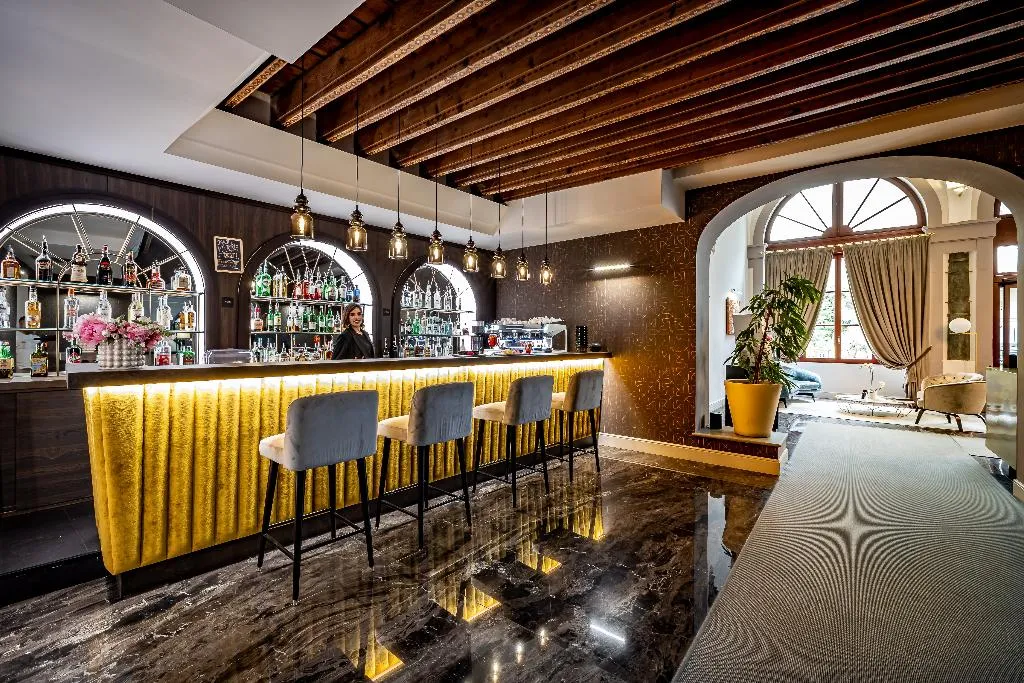 Bar, Palazzo Alfieri, Florence