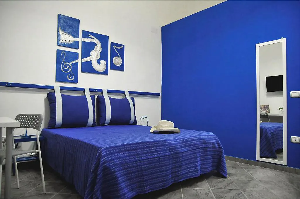Room, B&B In giro per Napoli, Naples