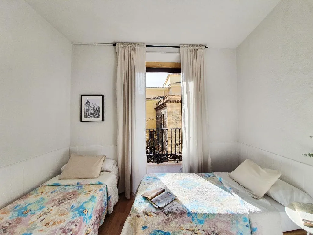 TRIPLE STANDARD Room, Hostal Alicante, Madrid