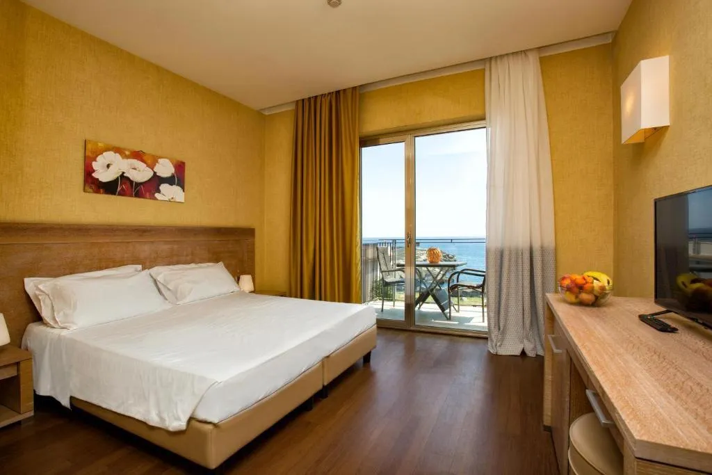DOUBLE SINGLE USE SUPERIOR SEA VIEW Room, Yachting Palace, Taormina