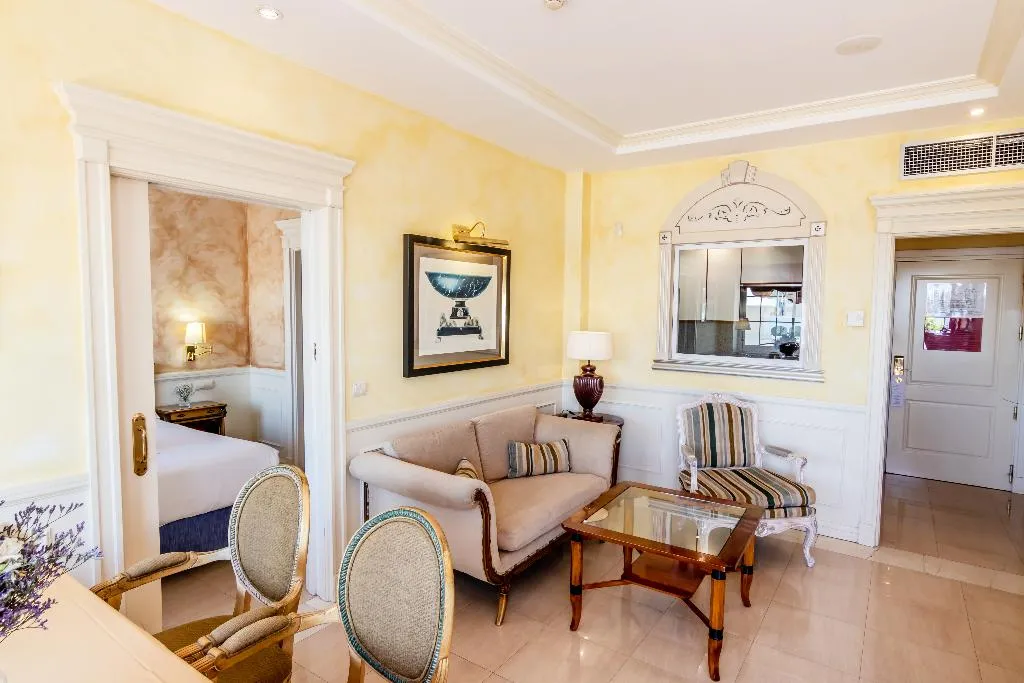 APARTMENT THREE BEDROOMS Room, Guadalpin Suites, Costa Del Sol