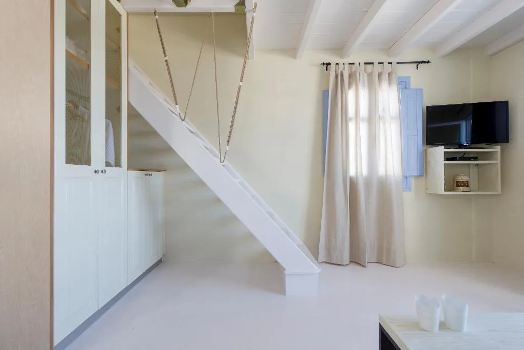 JUNIOR SUITE STANDARD Room, Earino Suites and Villas, Santorini