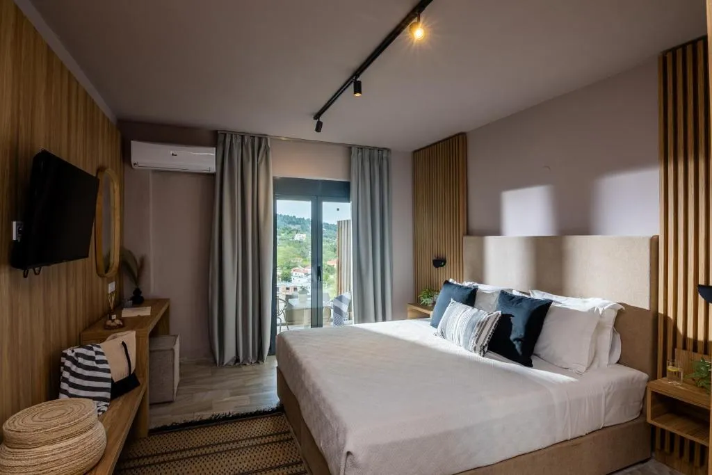 DOUBLE EXECUTIVE ONE BEDROOM Room, Petra Nera, Skiathos