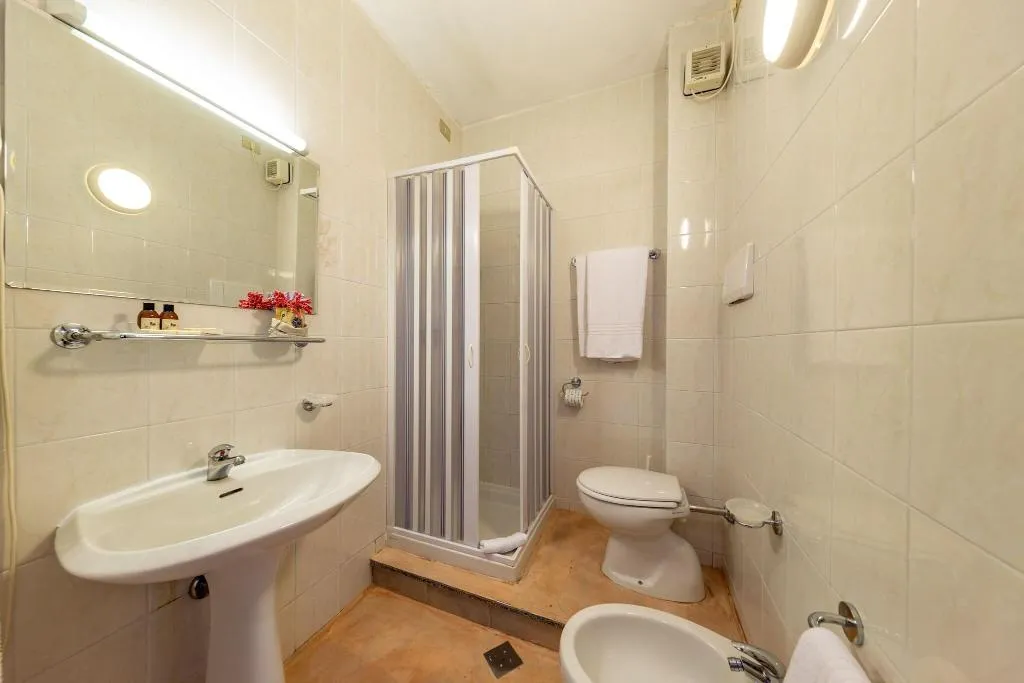 Double or Twin WITH DOUBLE BED Room, Rina Hotel, Alghero