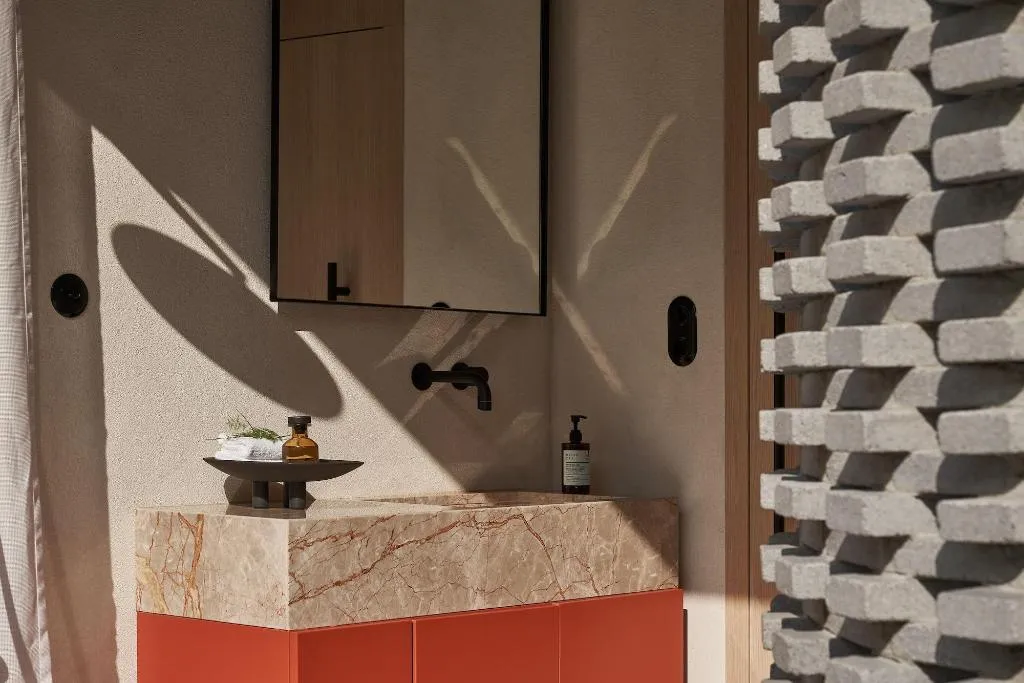 Room, Newel Psychiko, Athens