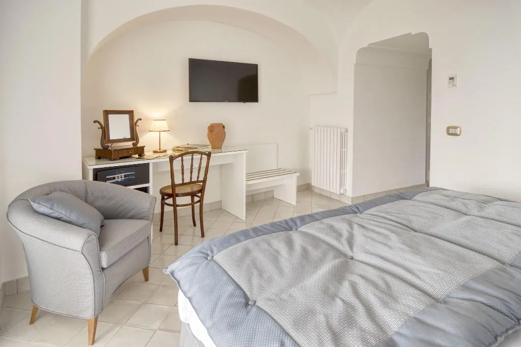 DOUBLE DELUXE Room, Hotel Palazzo Confalone, Naples