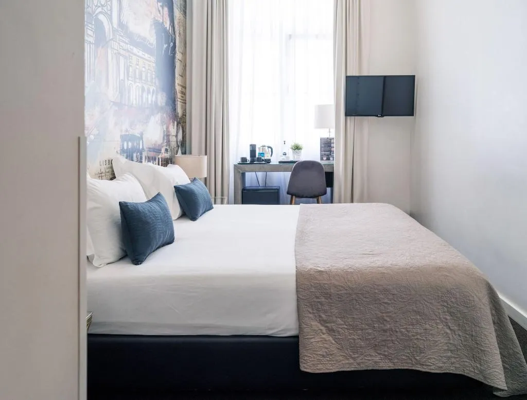 DOUBLE KING SIZE BED Room, The Art Inn Lisbon, Lisbon