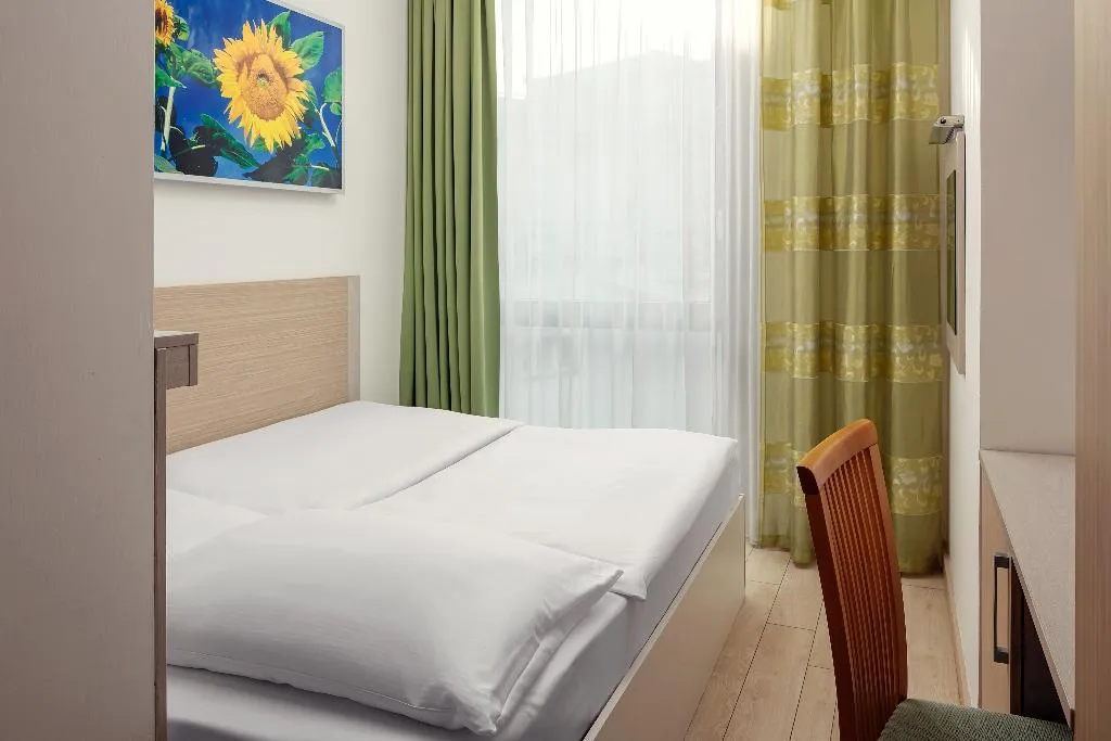 Double or Twin STANDARD Room, Ankora, Prague