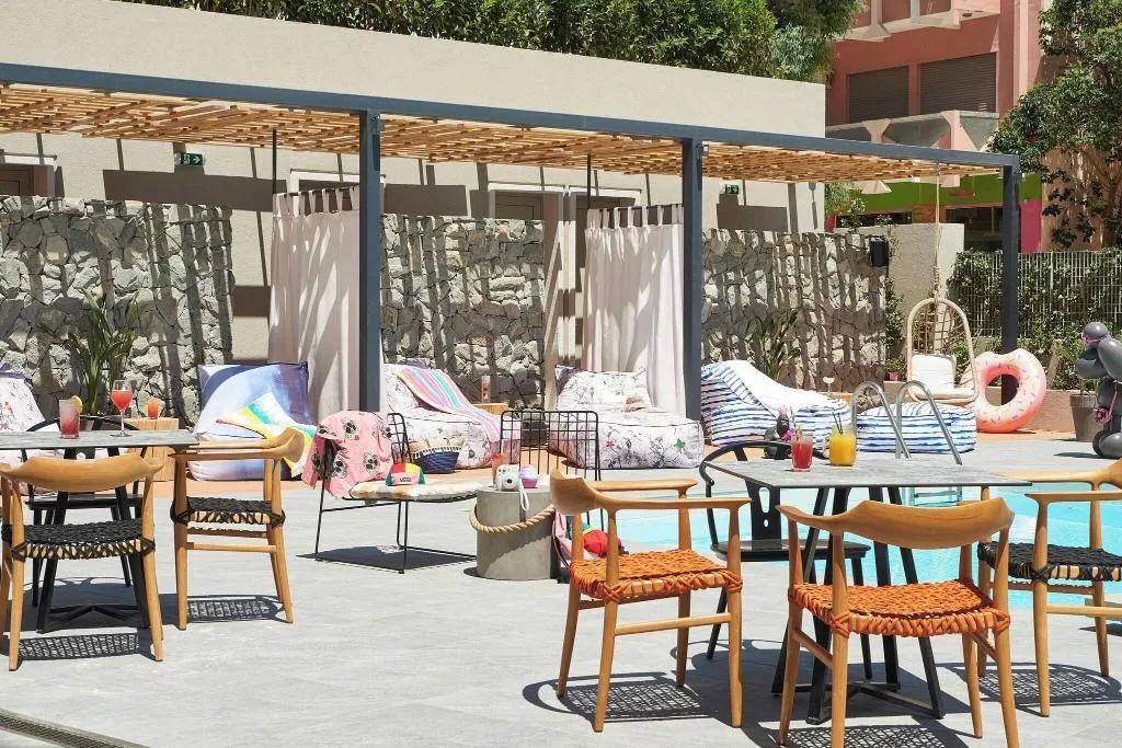 Pool, Moxy Patra Marina, Athens