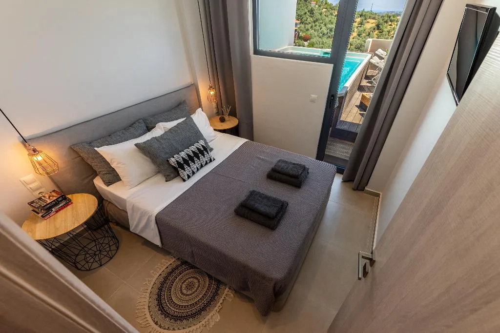 SUITE WITH PRIVATE POOL Room, Skiathos Gea Villas, Skiathos