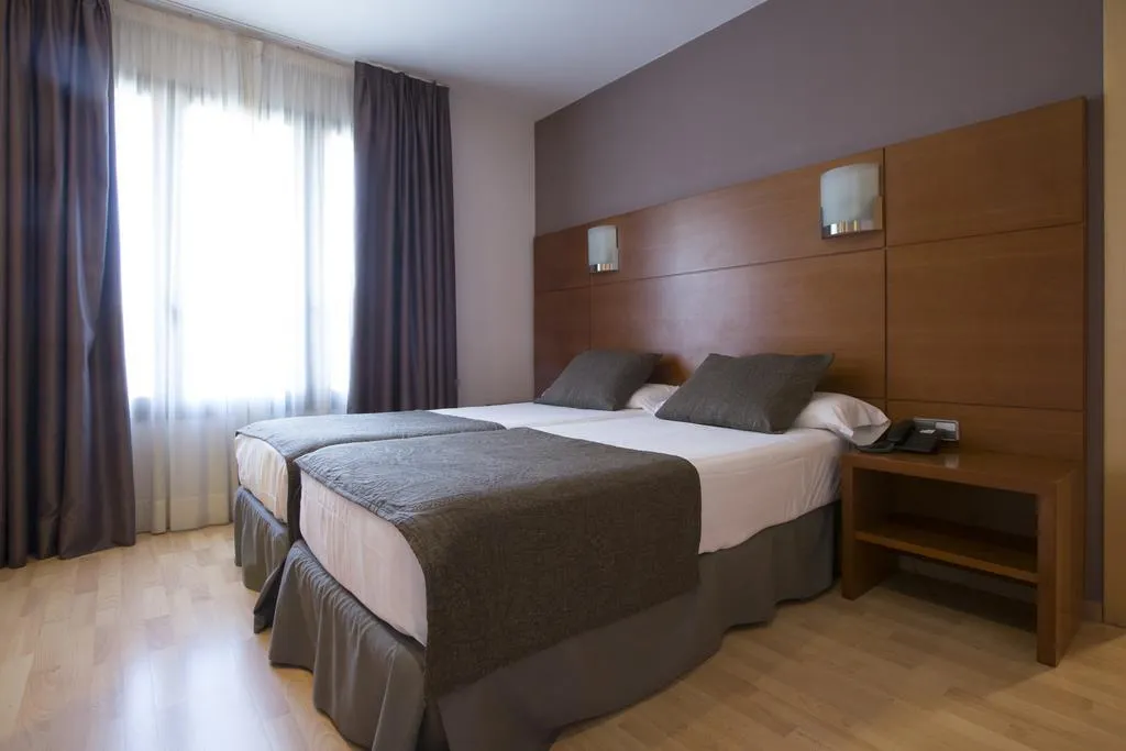 FAMILY ROOM STANDARD Room, Via Augusta, Barcelona