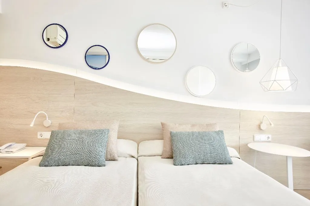 TWIN WITH BALCONY Room, Universal Aparthotel Don Camilo, Majorca